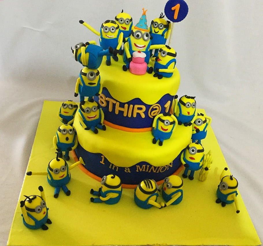 Minion Cakes